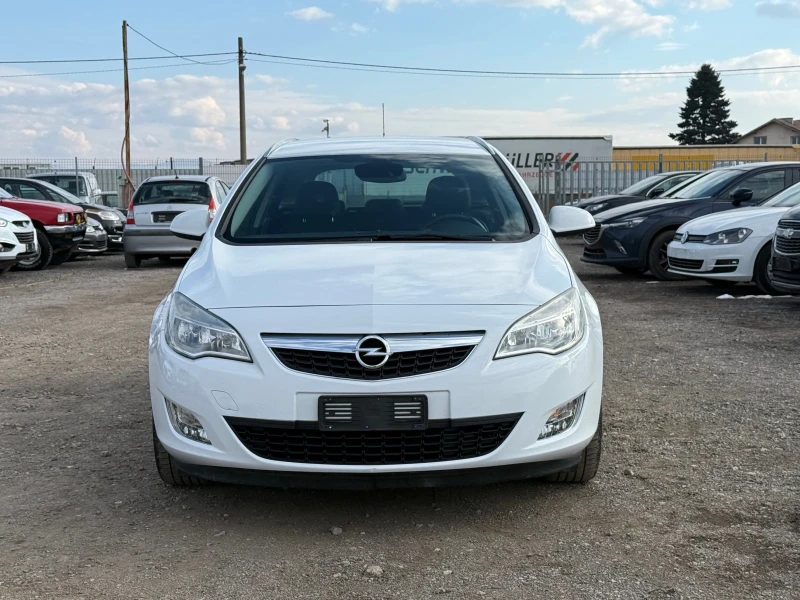 Opel Astra Cosmo* Euro5b* 1.7CDTI* Sports Tourer, снимка 17 - Автомобили и джипове - 49295571