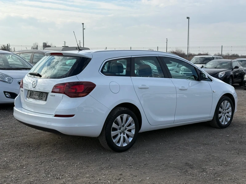 Opel Astra Cosmo* Euro5b* 1.7CDTI* Sports Tourer, снимка 5 - Автомобили и джипове - 49295571