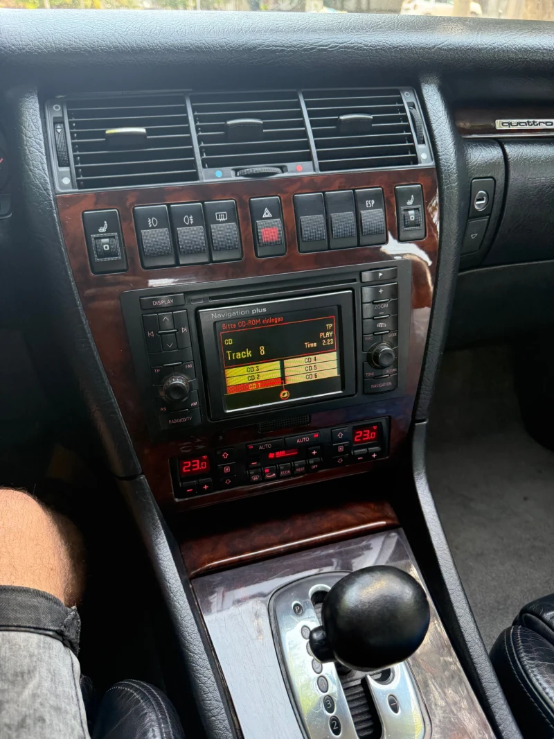 Audi A8 D2, снимка 8 - Автомобили и джипове - 52299340