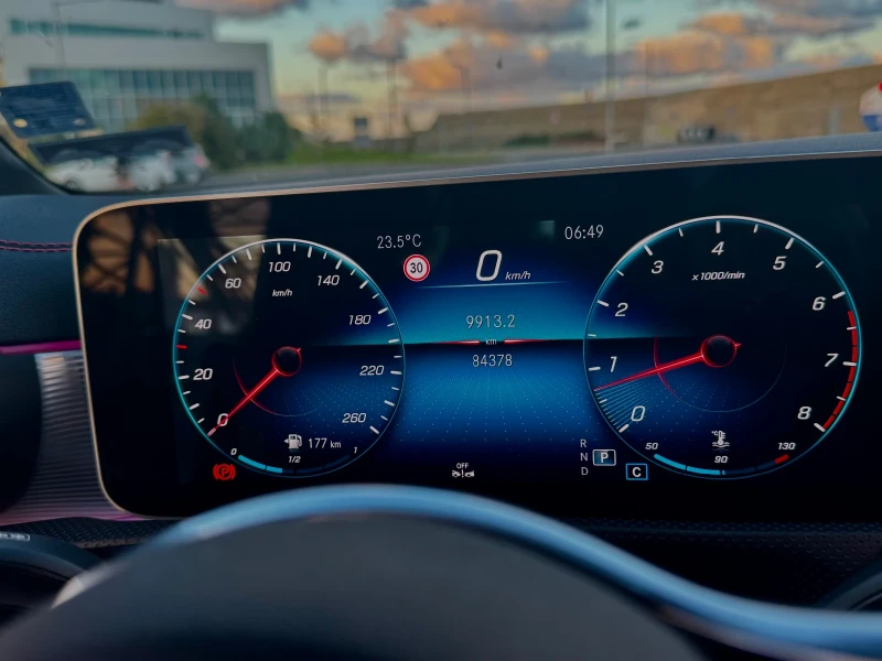 Mercedes-Benz CLA 250, снимка 8 - Автомобили и джипове - 52497515