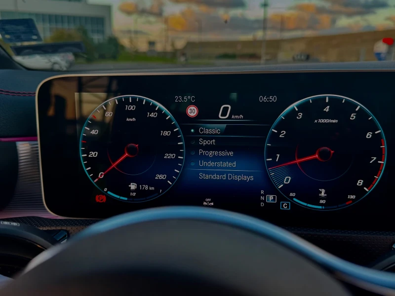 Mercedes-Benz CLA 250, снимка 9 - Автомобили и джипове - 52497515