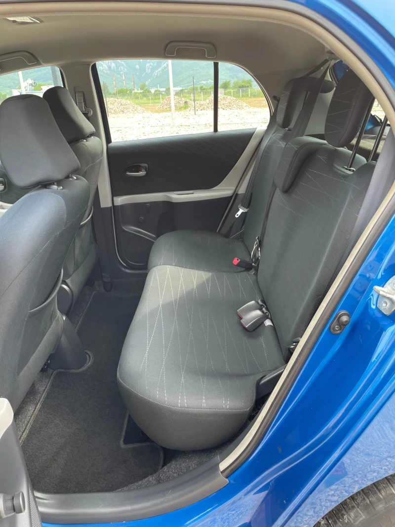 Toyota Yaris 1.3i * климатик* , снимка 9 - Автомобили и джипове - 52337721