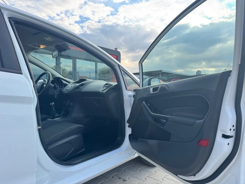 Ford Fiesta 1.5TDCI EURO-6, снимка 13 - Автомобили и джипове - 52513730