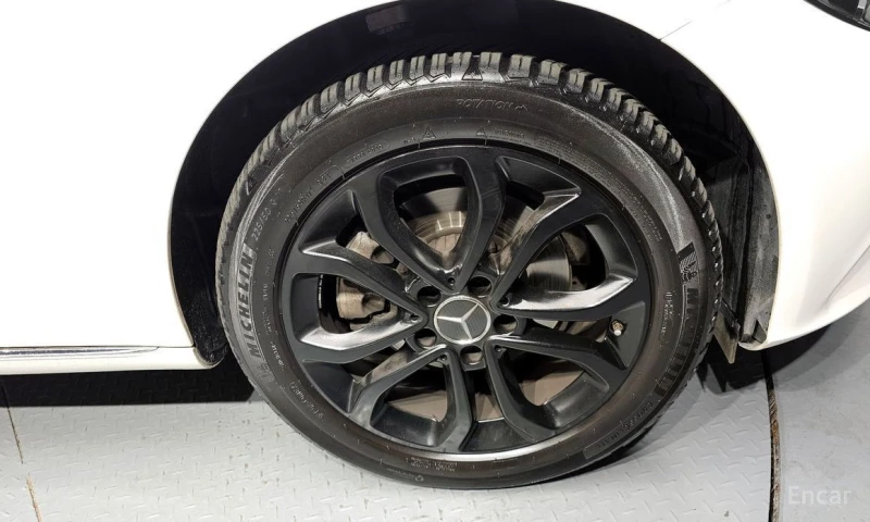 Mercedes-Benz C 200, снимка 5 - Автомобили и джипове - 52814200