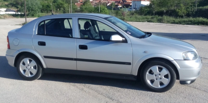 Opel Astra 1.6, снимка 5 - Автомобили и джипове - 53390861