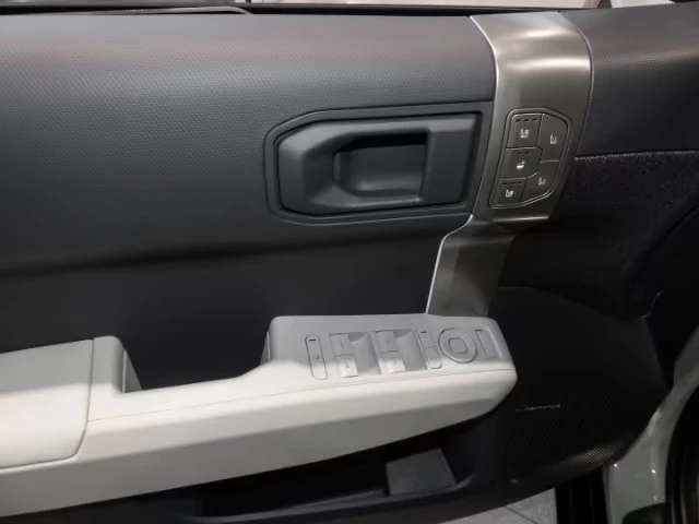 Kia EV3 GT-LINE/204HP/PANO/360/HUD/MEMO/H&K/393q, снимка 10 - Автомобили и джипове - 54848919