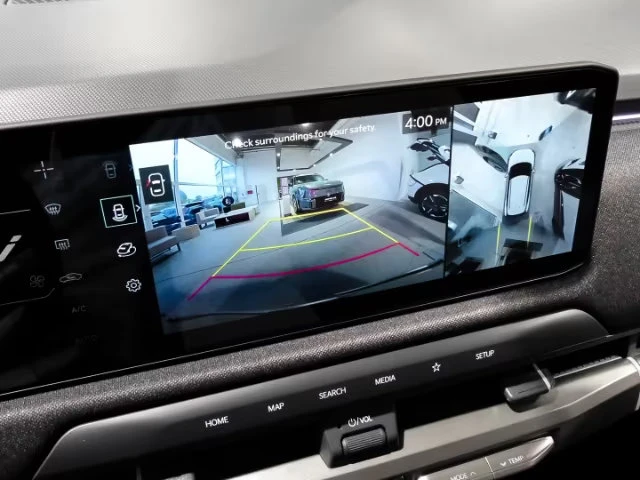 Kia EV3 GT-LINE/204HP/PANO/360/HUD/MEMO/H&K/393q, снимка 8 - Автомобили и джипове - 54848919