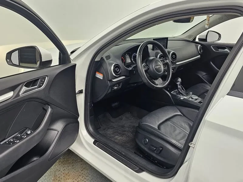 Audi A3 1.6 TDI, снимка 10 - Автомобили и джипове - 54971503