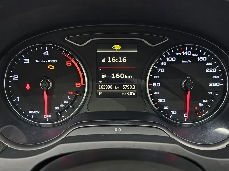 Audi A3 1.6 TDI, снимка 8 - Автомобили и джипове - 54971503