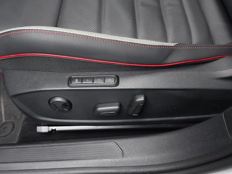 VW Golf 2.0 GTI Automatic ПОДГРЕВ* ОБДУХВАНЕ, снимка 15 - Автомобили и джипове - 56039531