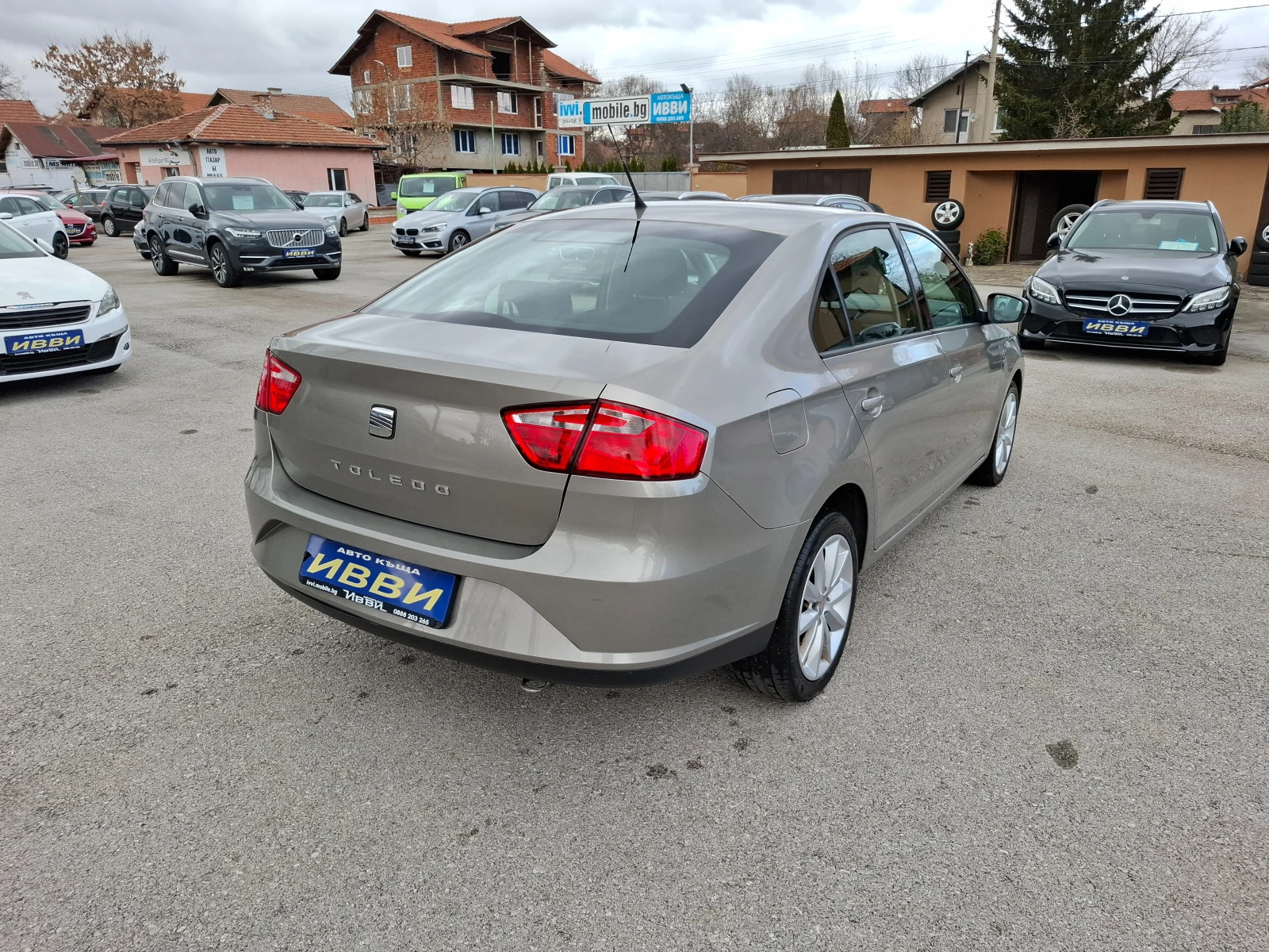 Seat Toledo СЕДАН - изображение 4