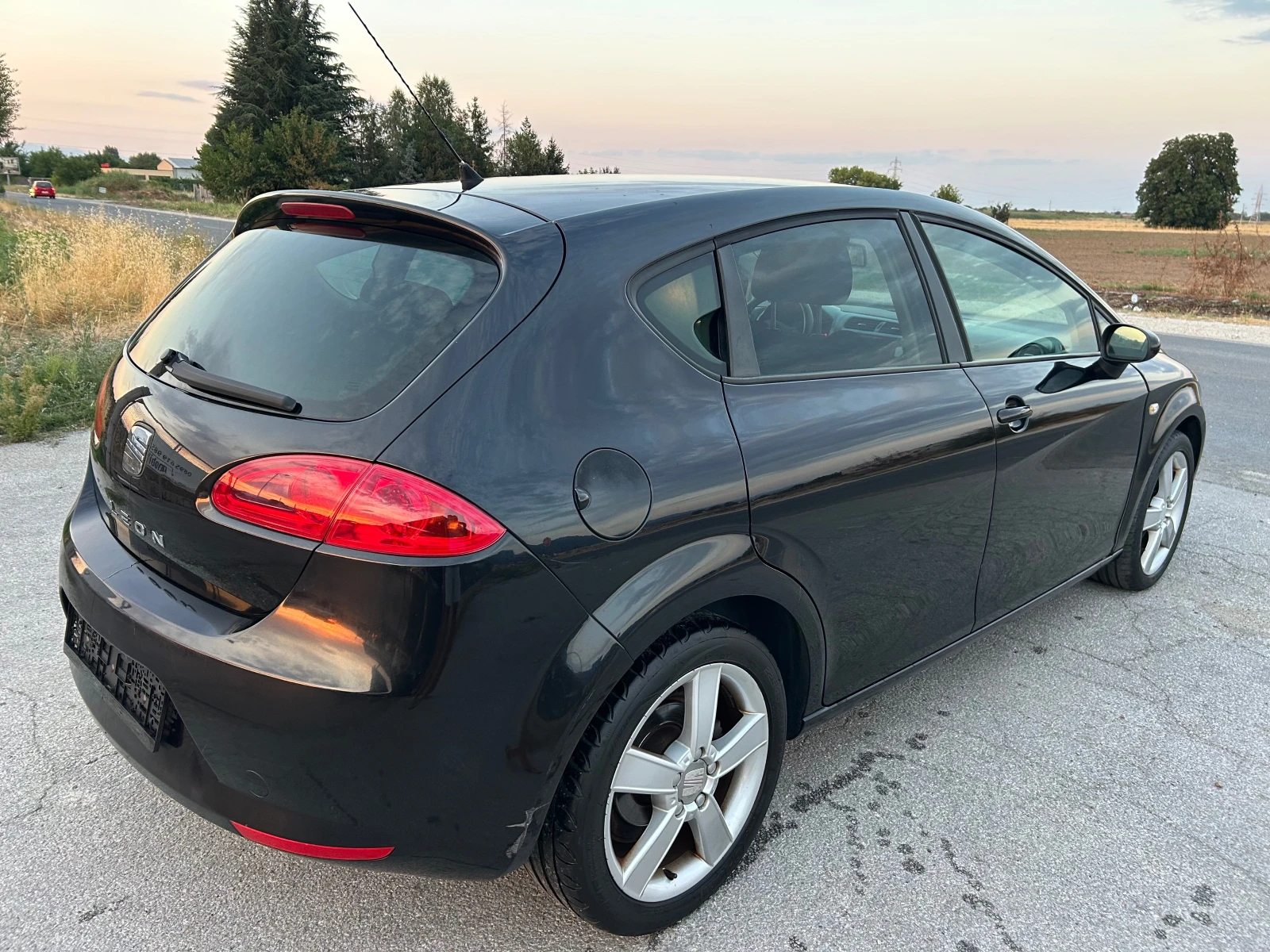 Seat Leon 1.9 TDI-105 k.c. - изображение 8