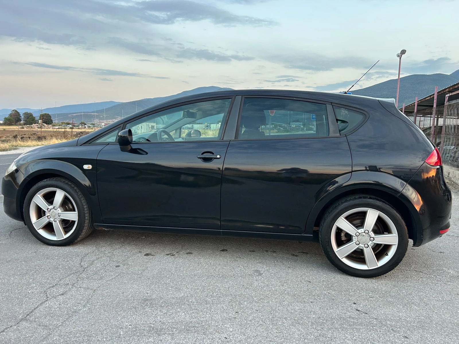 Seat Leon 1.9 TDI-105 k.c. - изображение 7