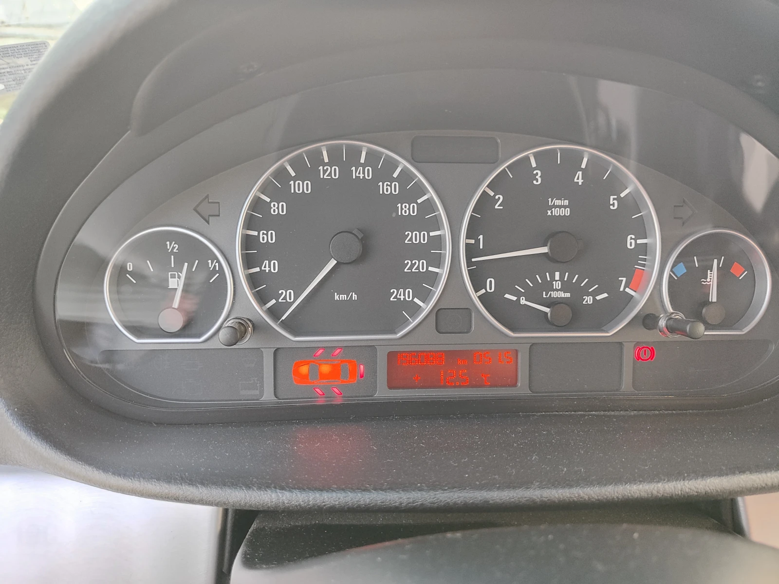 BMW 320  - изображение 9