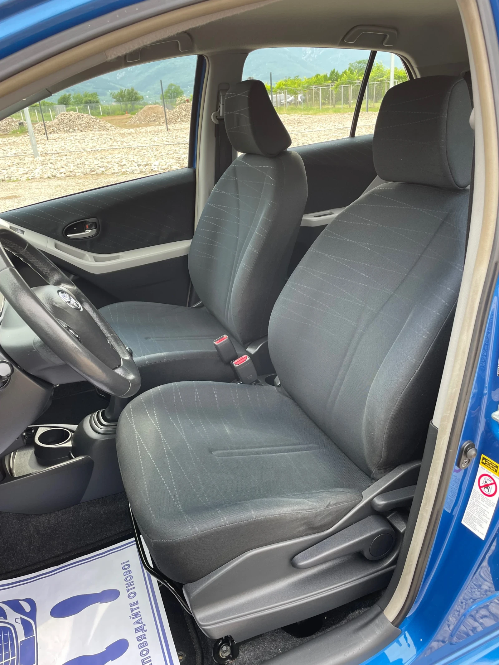 Toyota Yaris 1.3i * климатик*  - изображение 10