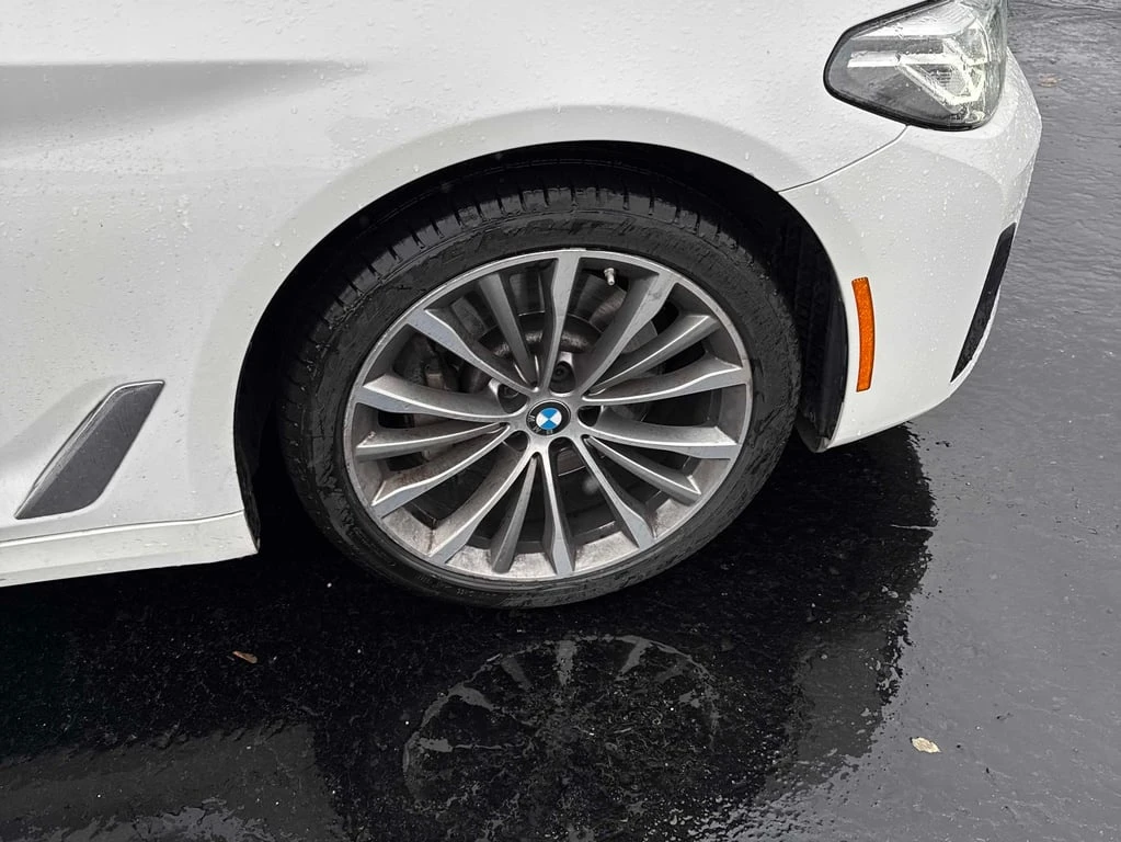 BMW 530 530i xDrive  CARFAX - изображение 7