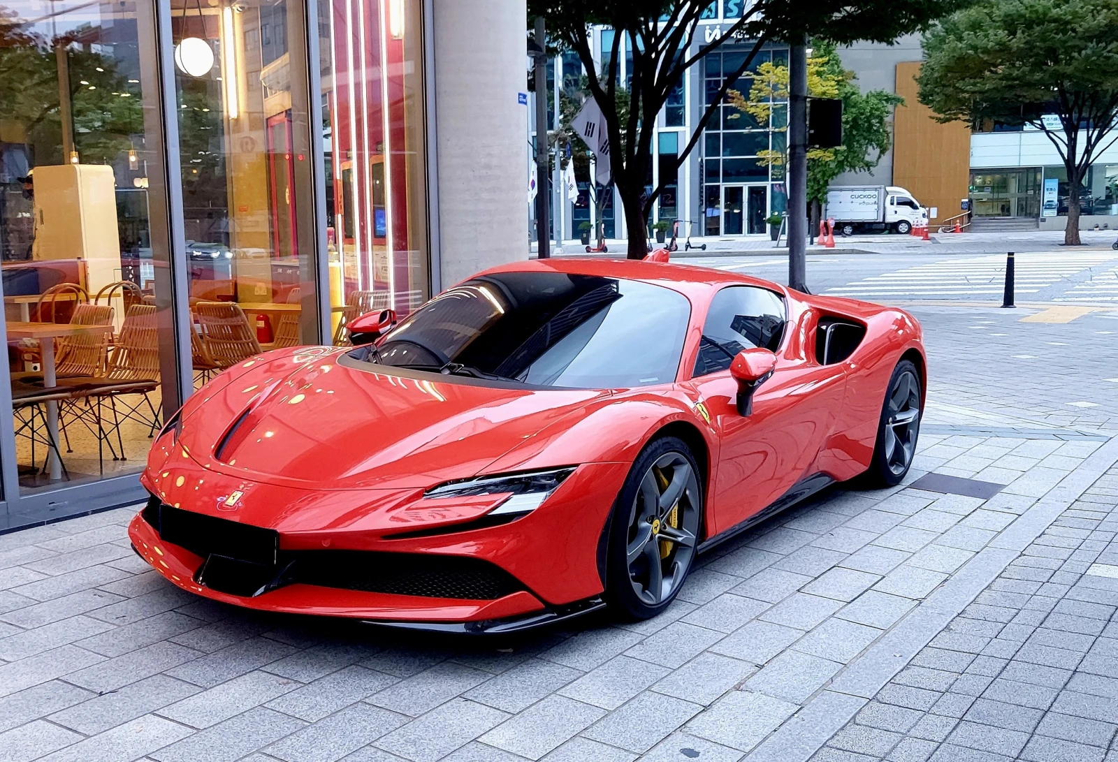 Ferrari SF 90 Stradale 4.0 V8 Plug-in Hybrid - изображение 4