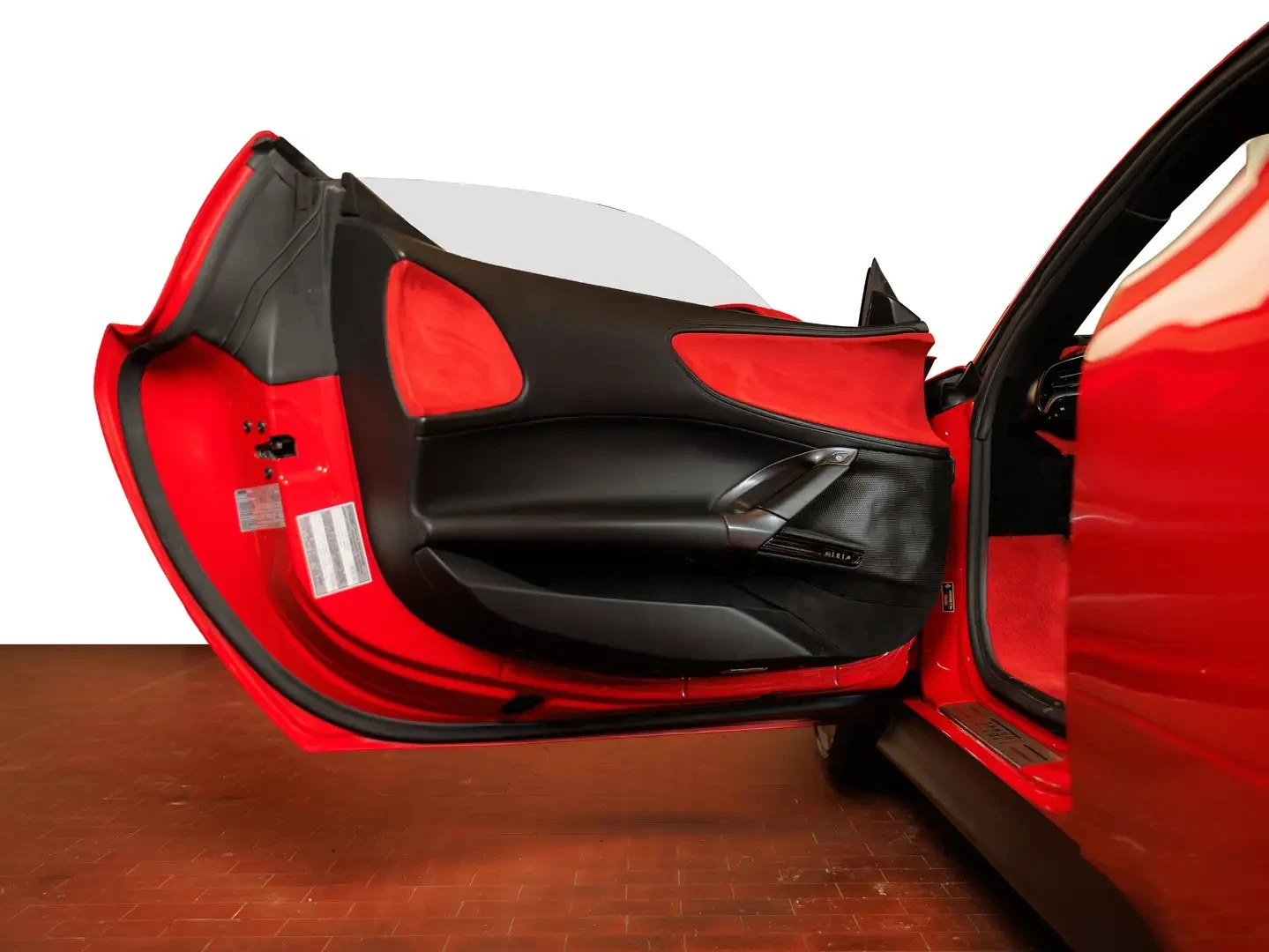 Ferrari SF 90 Stradale 4.0 V8 Plug-in Hybrid - изображение 6