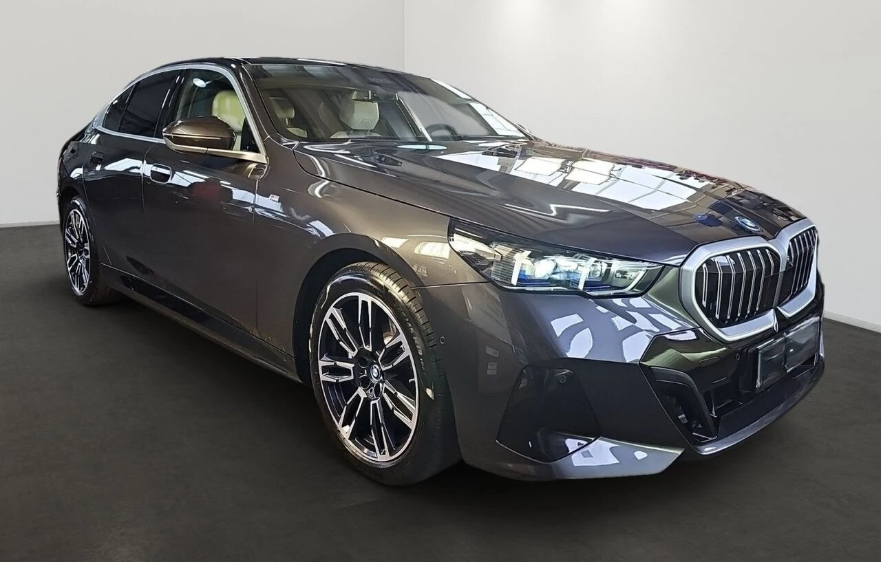 BMW i5 eDrive40, снимка 2 - Автомобили и джипове - 53720804