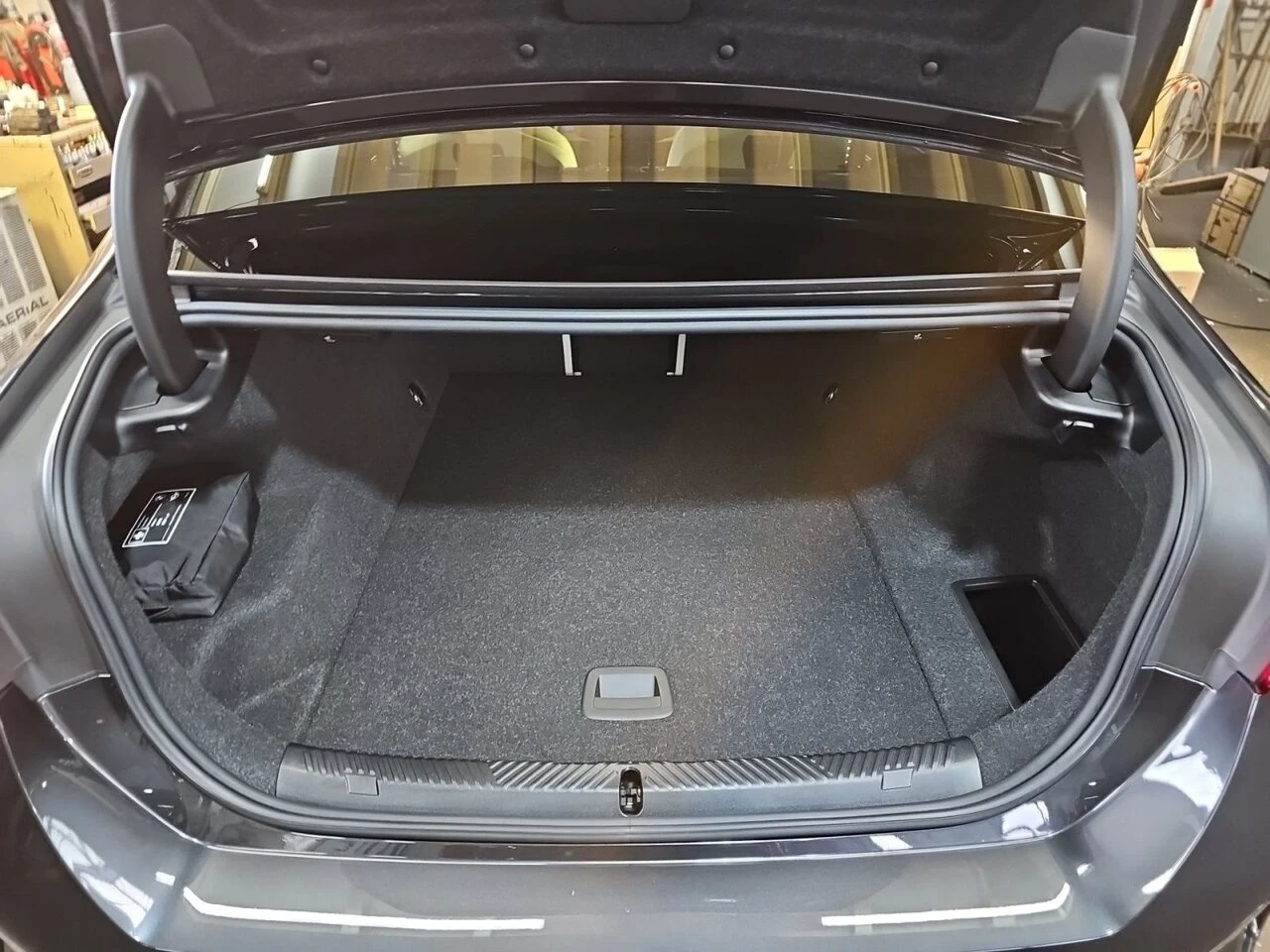 BMW i5 eDrive40, снимка 9 - Автомобили и джипове - 53720804