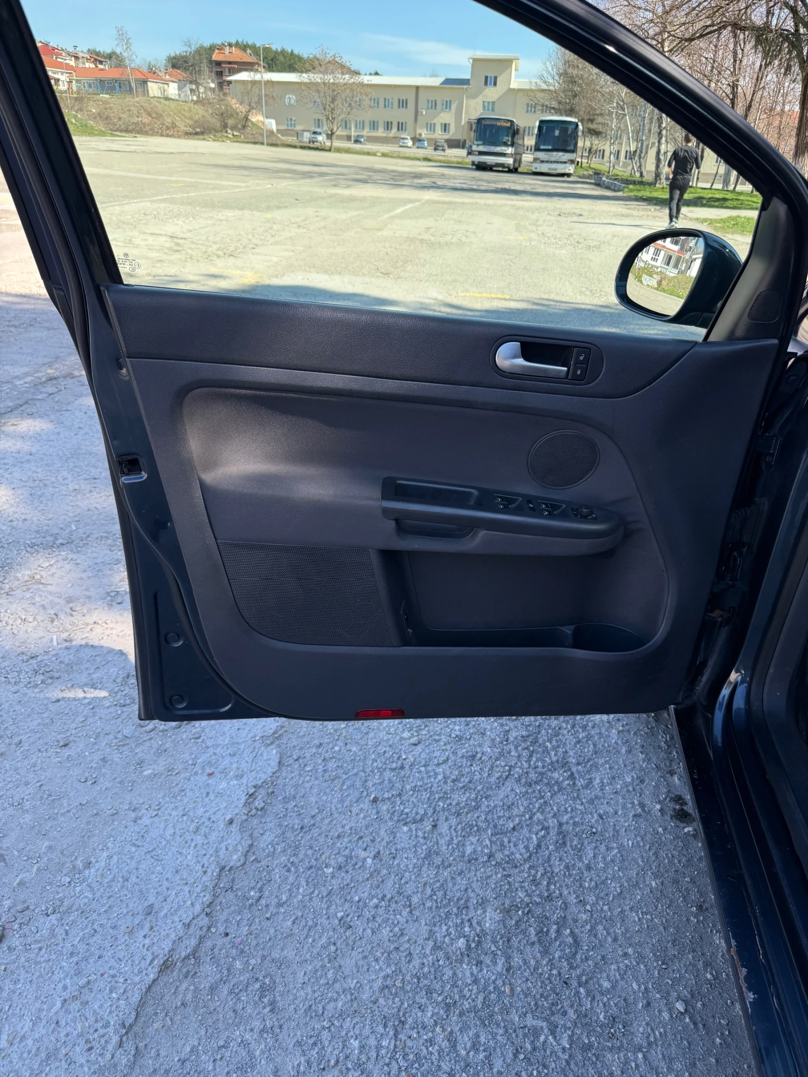 VW Golf Plus 1.9 TDI, снимка 17 - Автомобили и джипове - 53800050