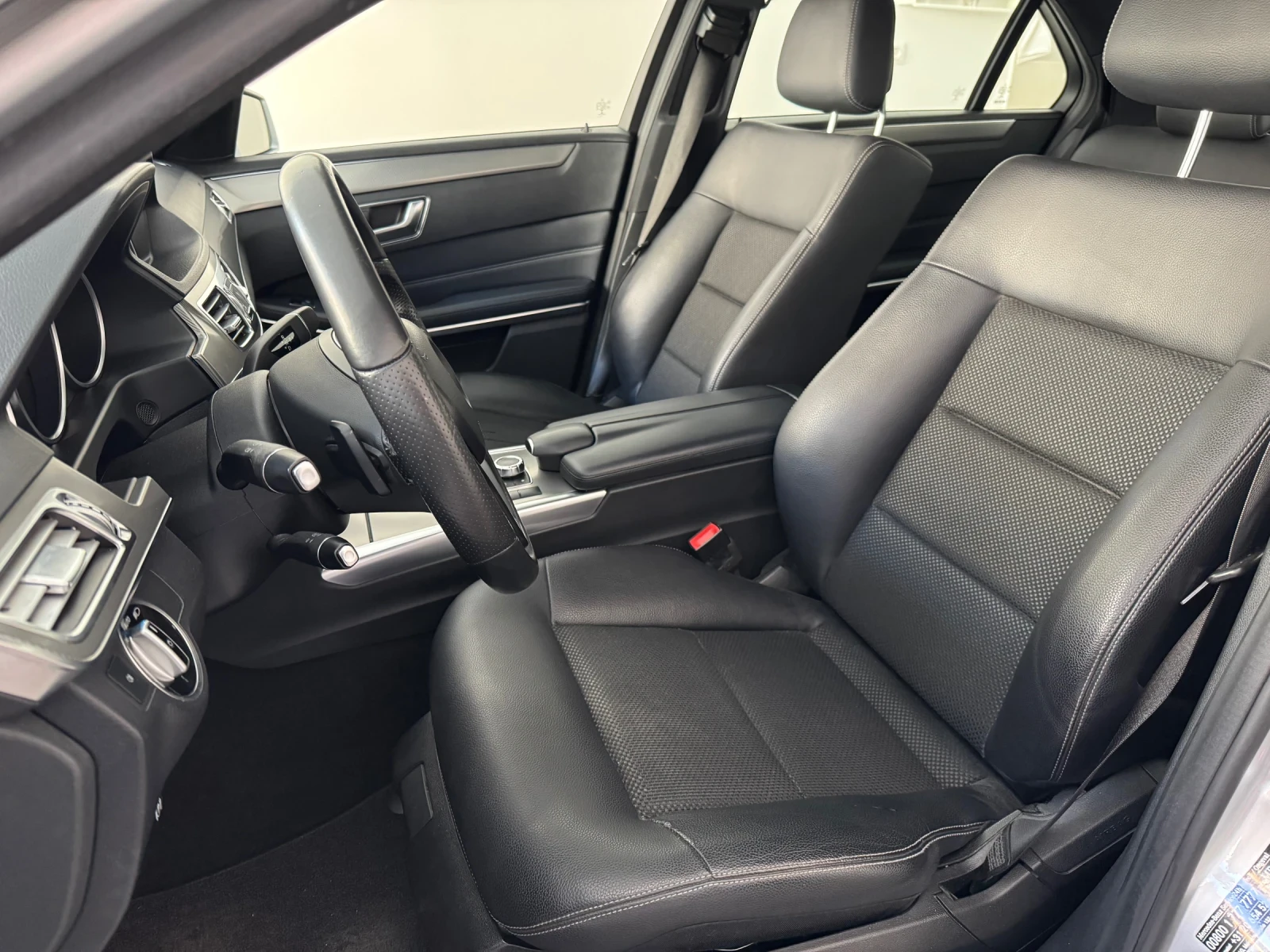 Mercedes-Benz E 220 CDI BlueTec / 9G-Tronic / Avantgarde, снимка 12 - Автомобили и джипове - 54001452