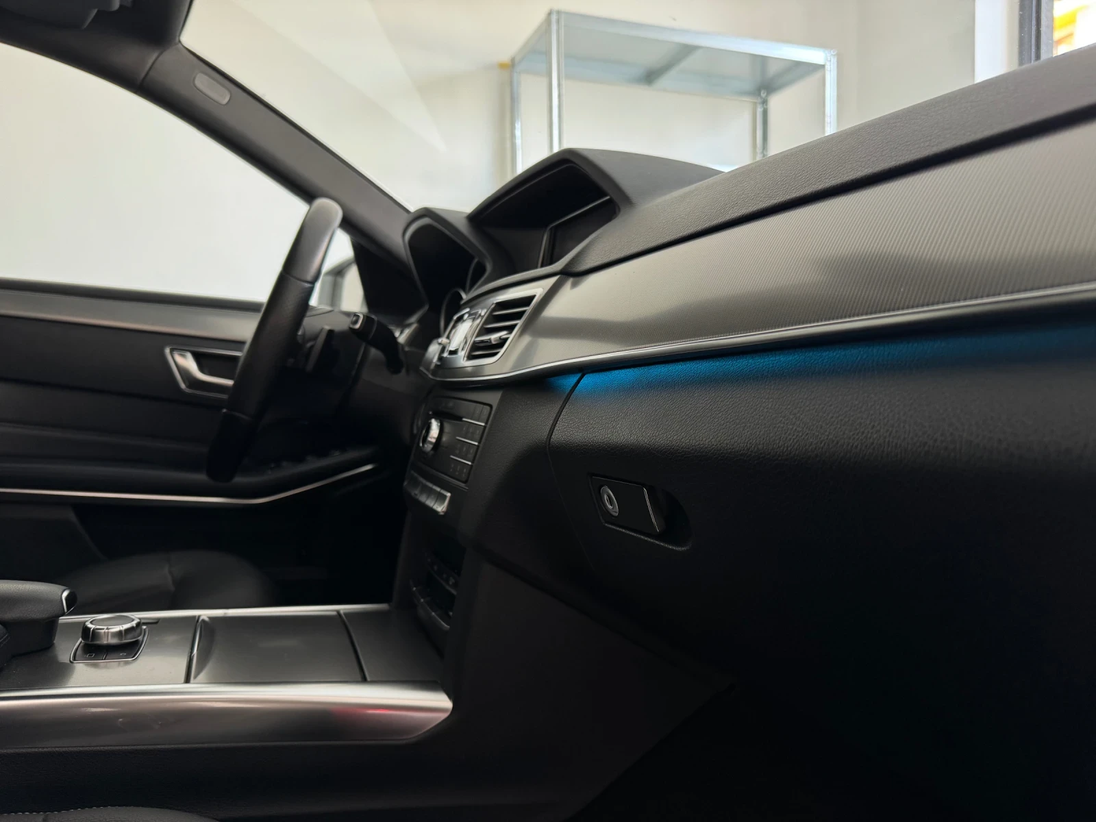 Mercedes-Benz E 220 CDI BlueTec / 9G-Tronic / Avantgarde, снимка 13 - Автомобили и джипове - 54001452