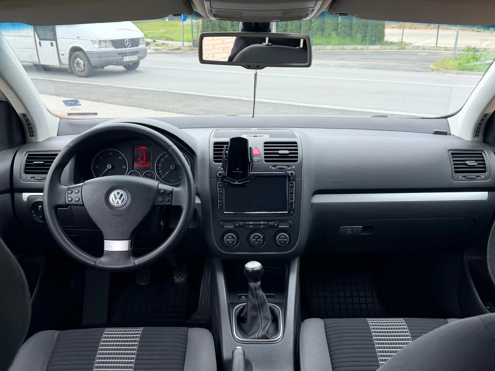 VW Golf, снимка 5 - Автомобили и джипове - 54312384