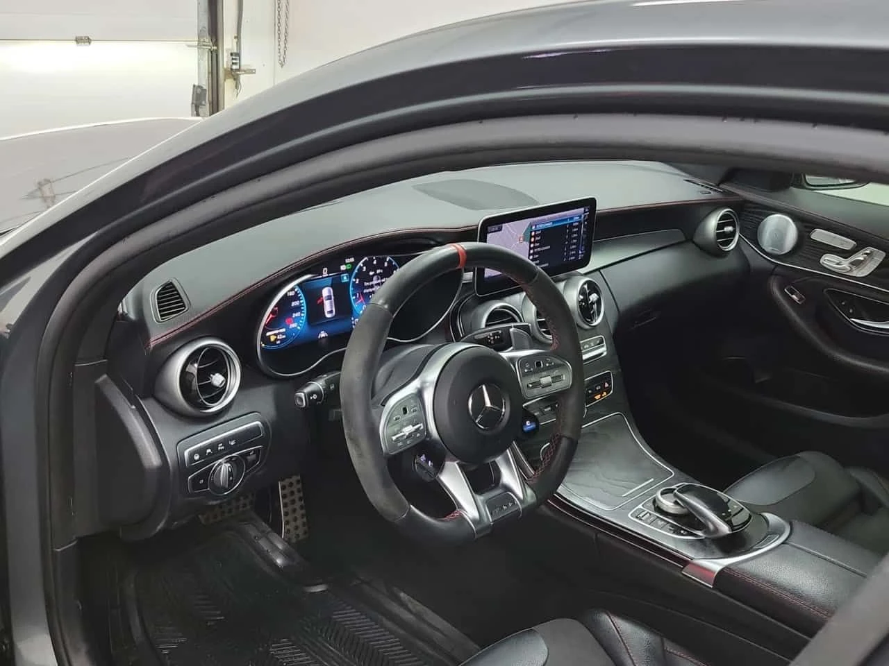 Mercedes-Benz C 43 AMG  ДИСТРОНИК * 360 * BURMESTER * PANO * 2 КЛЮЧА, снимка 10 - Автомобили и джипове - 54348769