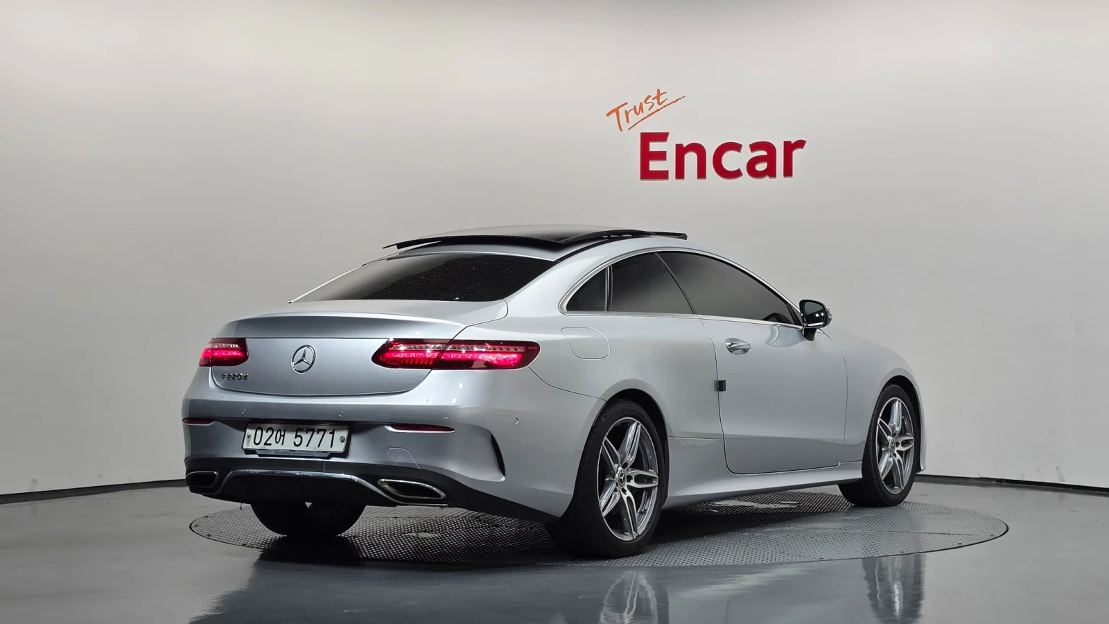 Mercedes-Benz E 220 2.0 2WD, снимка 2 - Автомобили и джипове - 55803696