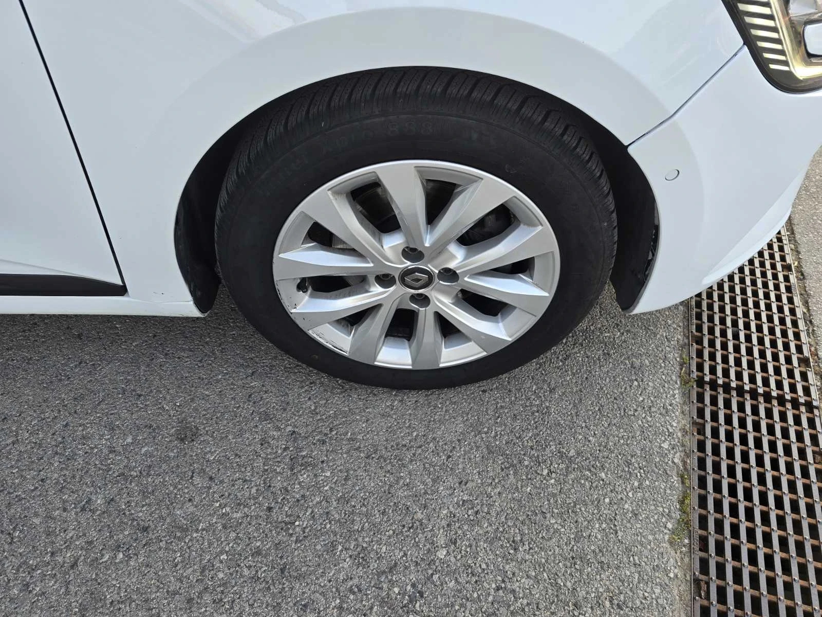 Renault Clio 1.0 TCe 90 Stop&Start LPG, снимка 15 - Автомобили и джипове - 56008686