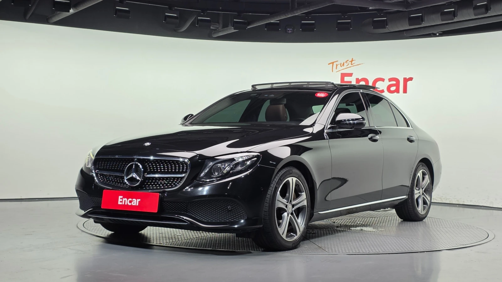 Mercedes-Benz E 300 2.0 Avantgarde 