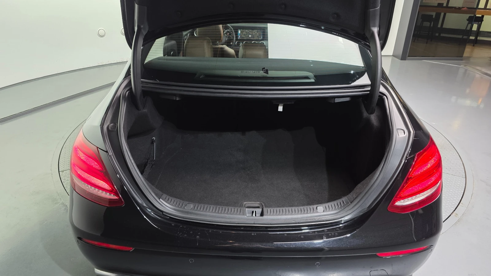 Mercedes-Benz E 300 2.0 Avantgarde , снимка 15 - Автомобили и джипове - 56085076