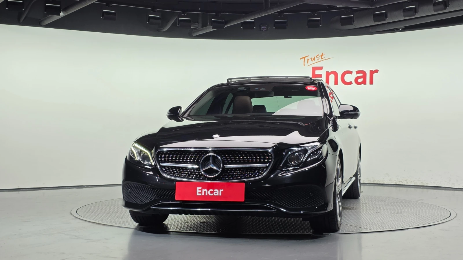 Mercedes-Benz E 300 2.0 Avantgarde , снимка 3 - Автомобили и джипове - 56085076