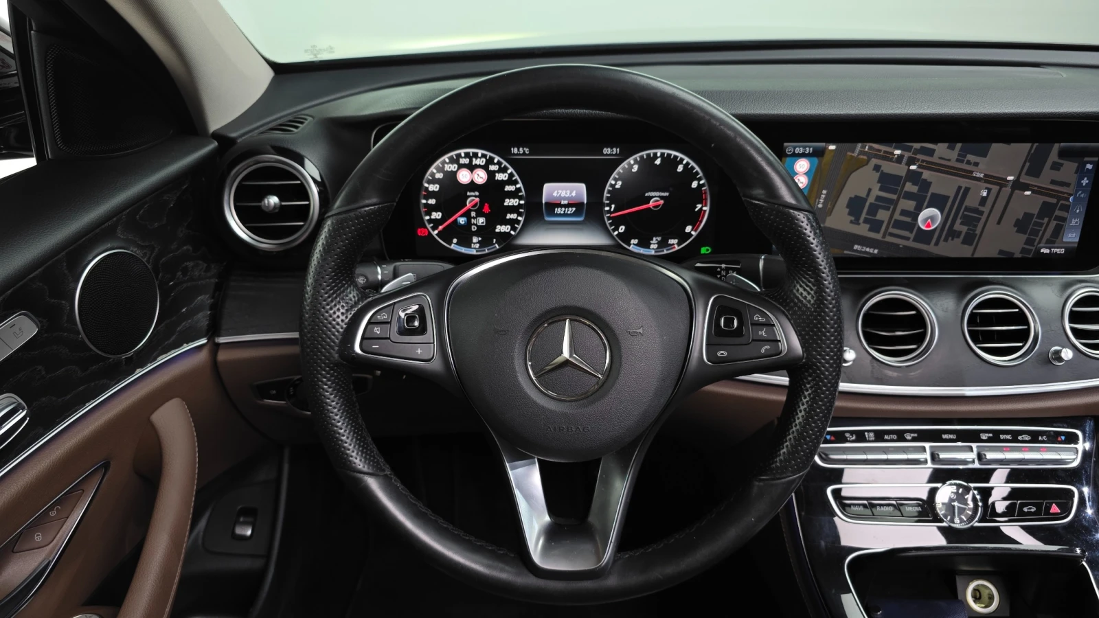 Mercedes-Benz E 300 2.0 Avantgarde , снимка 11 - Автомобили и джипове - 56085076