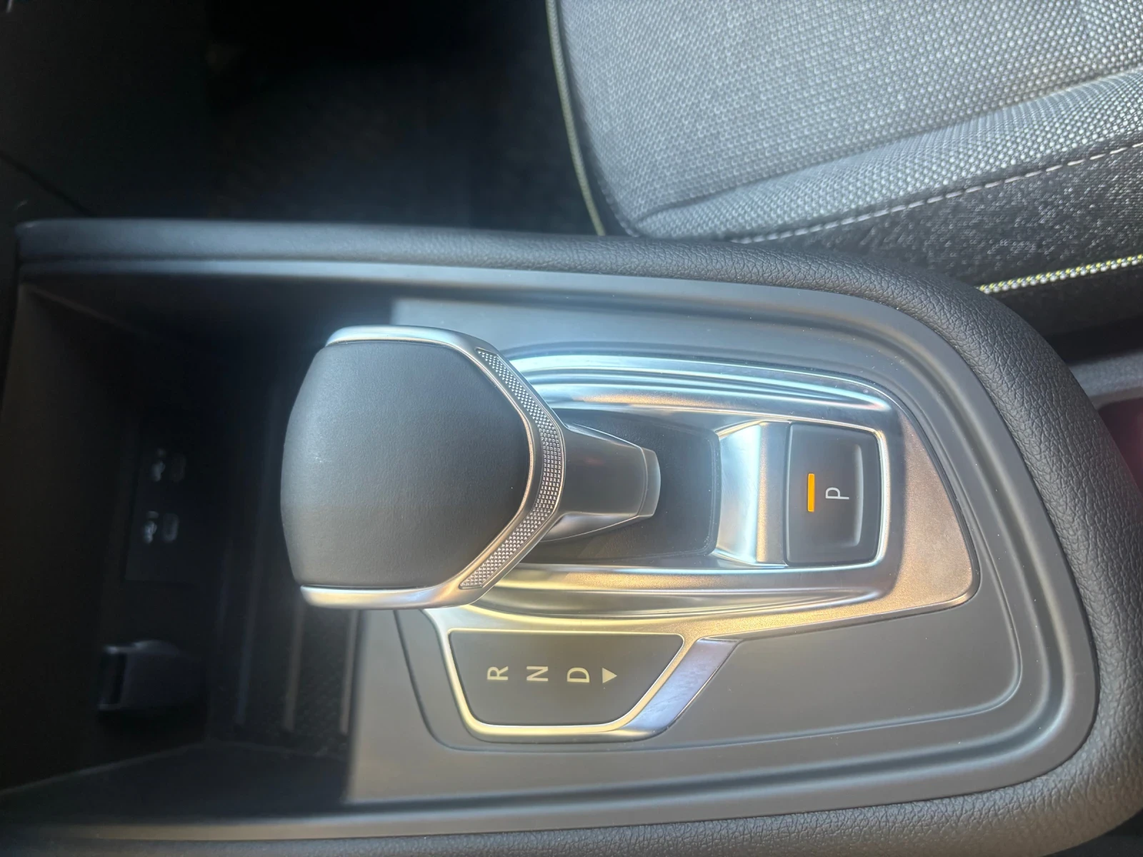 Renault Captur 1.3 EDC 160 Techno, снимка 13 - Автомобили и джипове - 56345539