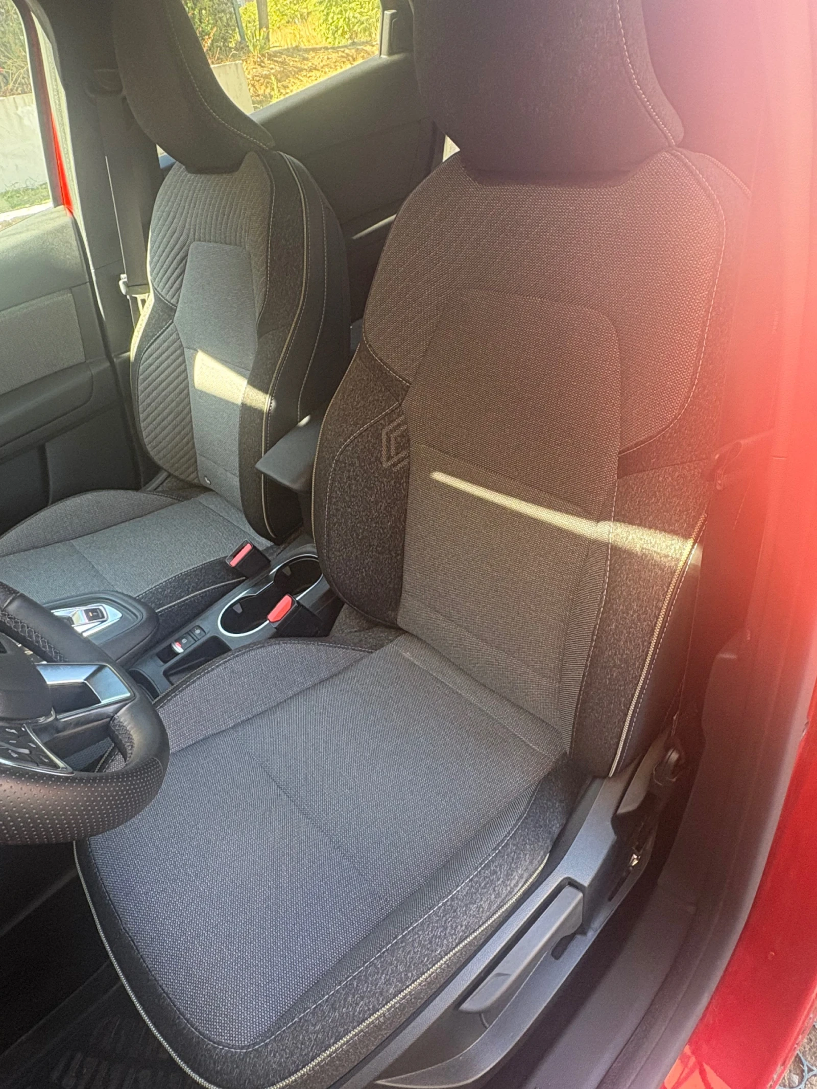 Renault Captur 1.3 EDC 160 Techno, снимка 12 - Автомобили и джипове - 56345539