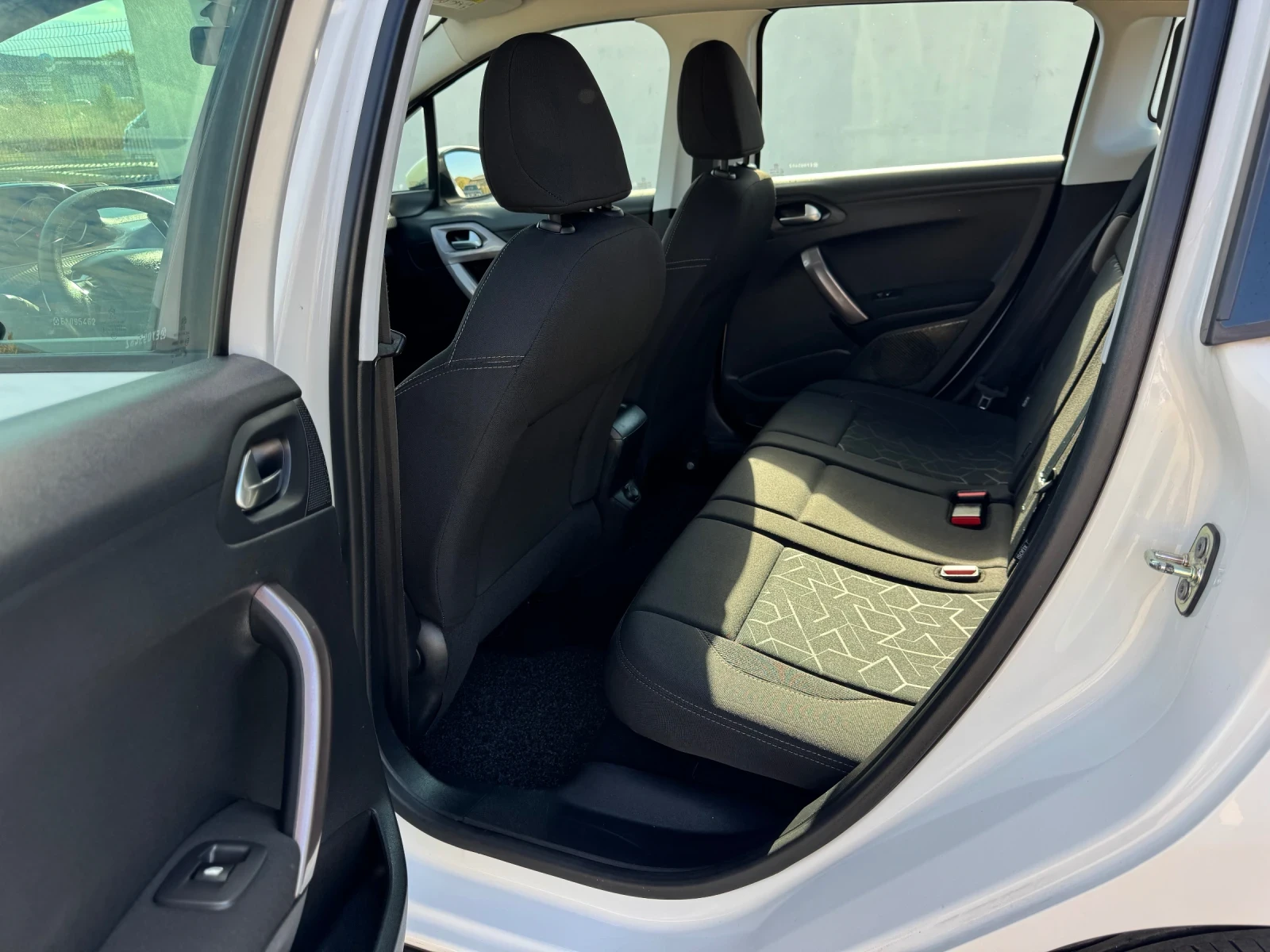 Peugeot 2008 1.6 HDI * AVTOMAT* NAVI* TOP*  | Mobile.bg � ����������� 14