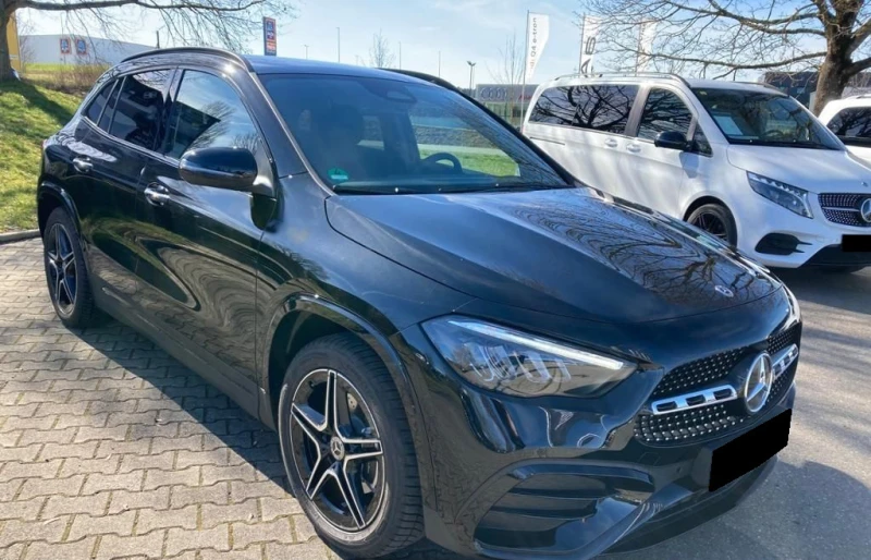 Mercedes-Benz GLA 200 d 4Matic = AMG Line= Night Package Гаранция, снимка 1 - Автомобили и джипове - 47238467