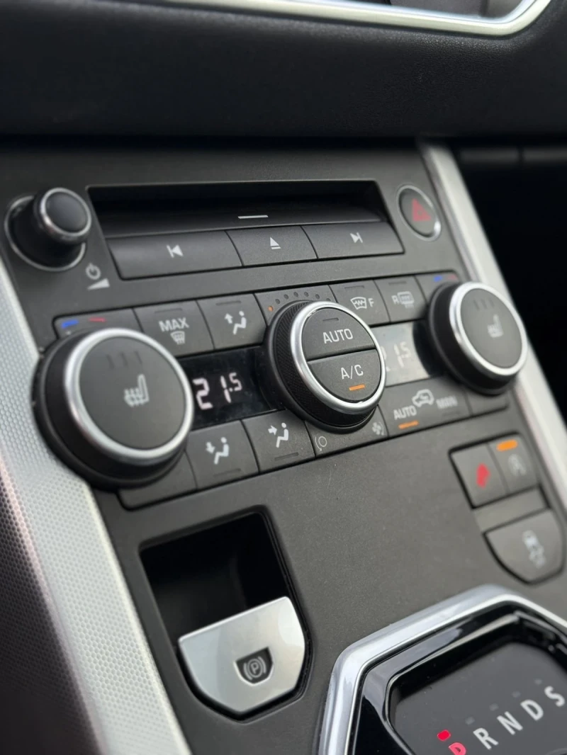 Land Rover Range Rover Evoque R-Dynamic, Facelift, HSE 2.0-180hp, 9-ZF, Full, снимка 11 - Автомобили и джипове - 52660732