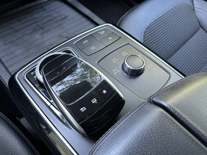 Mercedes-Benz GLE 350 4-MATIC / AMG OPTIC / 360  КАМЕРИ, снимка 15 - Автомобили и джипове - 51699501