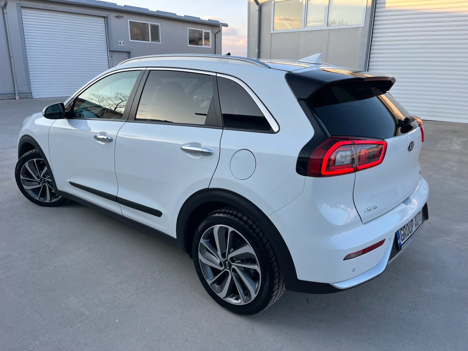 Kia Niro 1, 6i-HYBRID/NAVI/АВТОМАТ/ДИСТРОНИК/PREMIUM/ТОП!!! - изображение 5