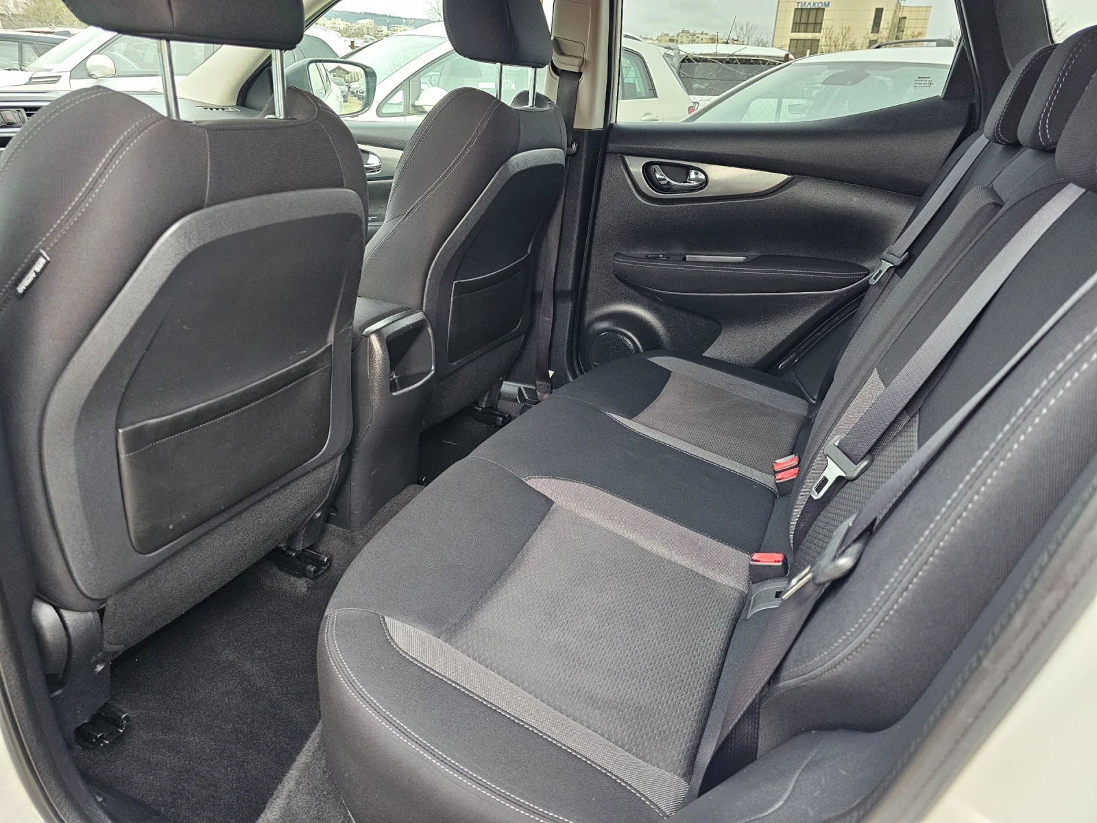 Nissan Qashqai 1.5dCi, 110к.с., Facelift, Tekna , снимка 10 - Автомобили и джипове - 54209441