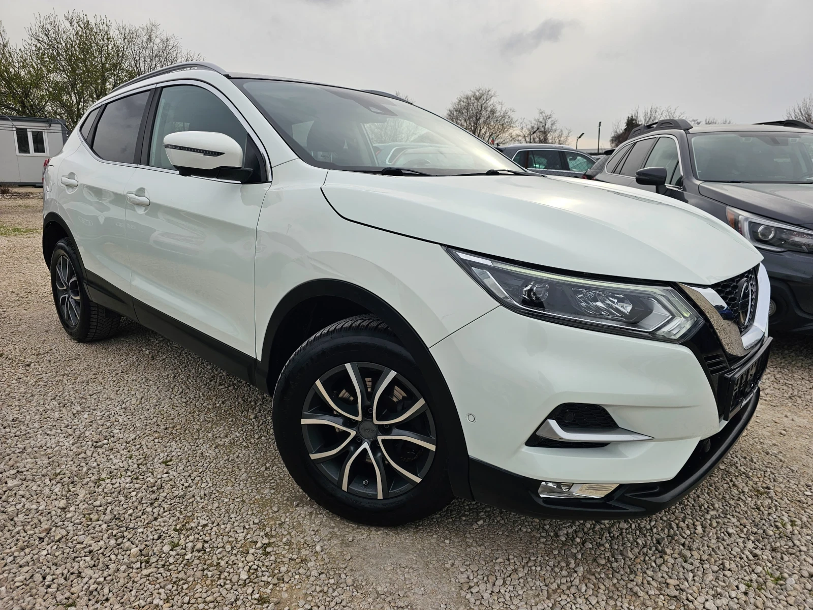 Nissan Qashqai 1.5dCi, 110к.с., Facelift, Tekna , снимка 3 - Автомобили и джипове - 54209441