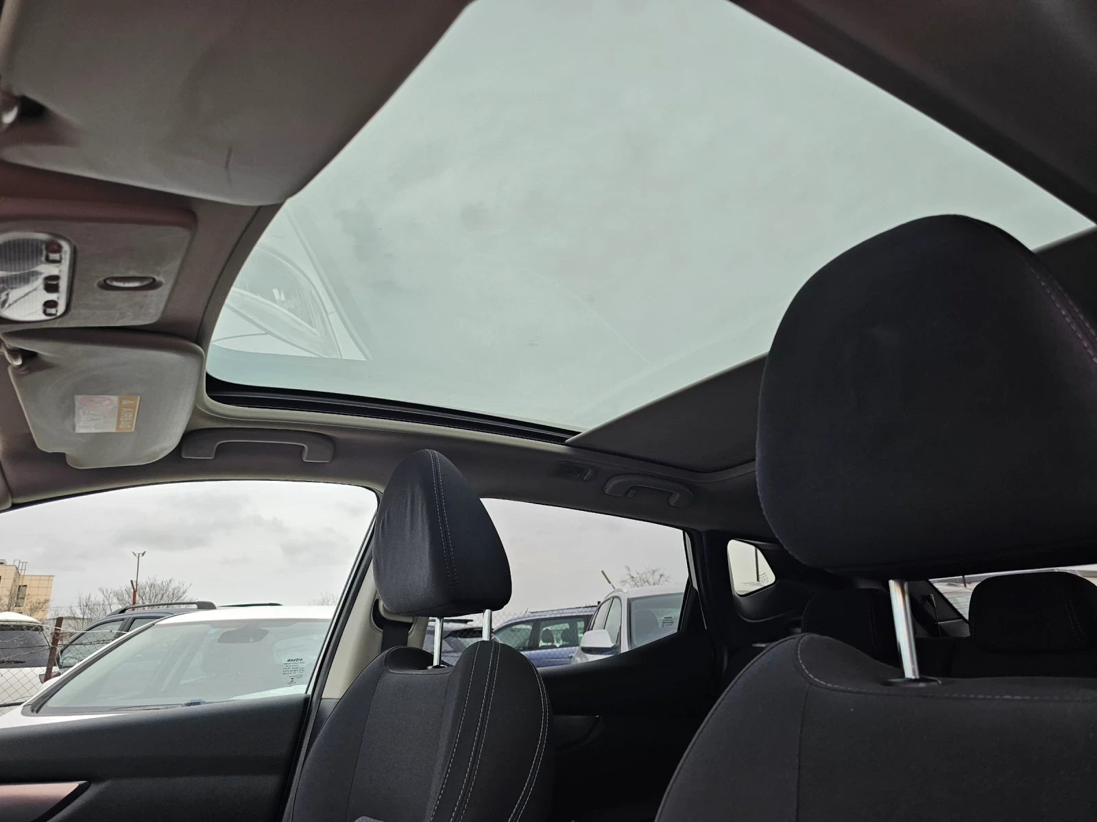 Nissan Qashqai 1.5dCi, 110к.с., Facelift, Tekna , снимка 13 - Автомобили и джипове - 54209441