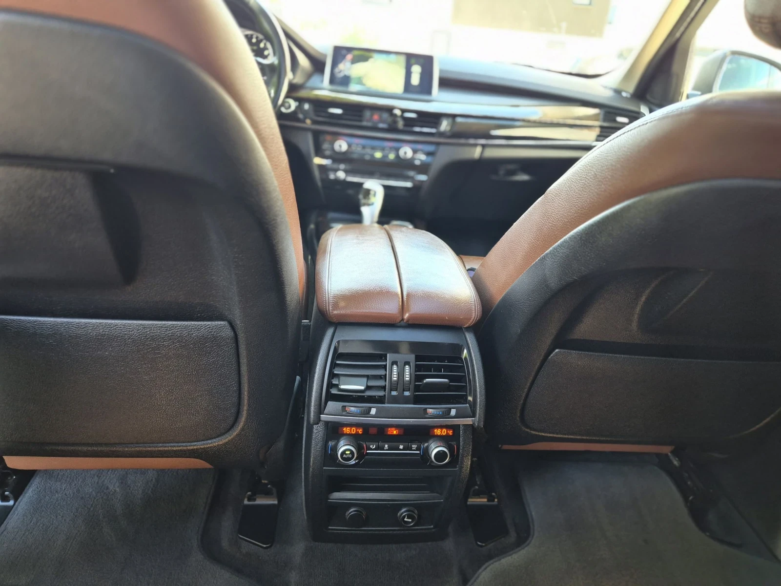 BMW X5 3.5i / 306кс/ Сменена Верига / Панорама / Keyless, снимка 12 - Автомобили и джипове - 54903370