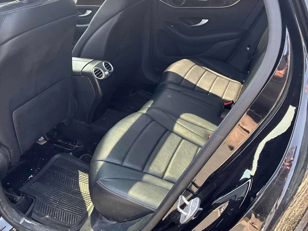 Mercedes-Benz GLC 300   * CARFAX * БЕЗ ПЪРВОНАЧАЛНА ВНОСКА, снимка 12 - Автомобили и джипове - 54964045