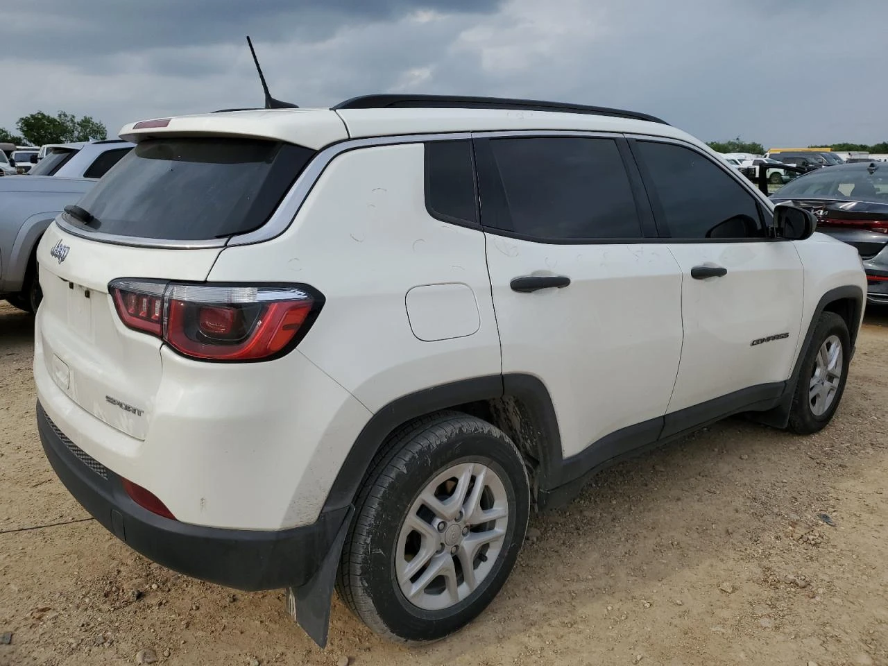 Jeep Compass 2.4l Sport, снимка 3 - Автомобили и джипове - 55103042