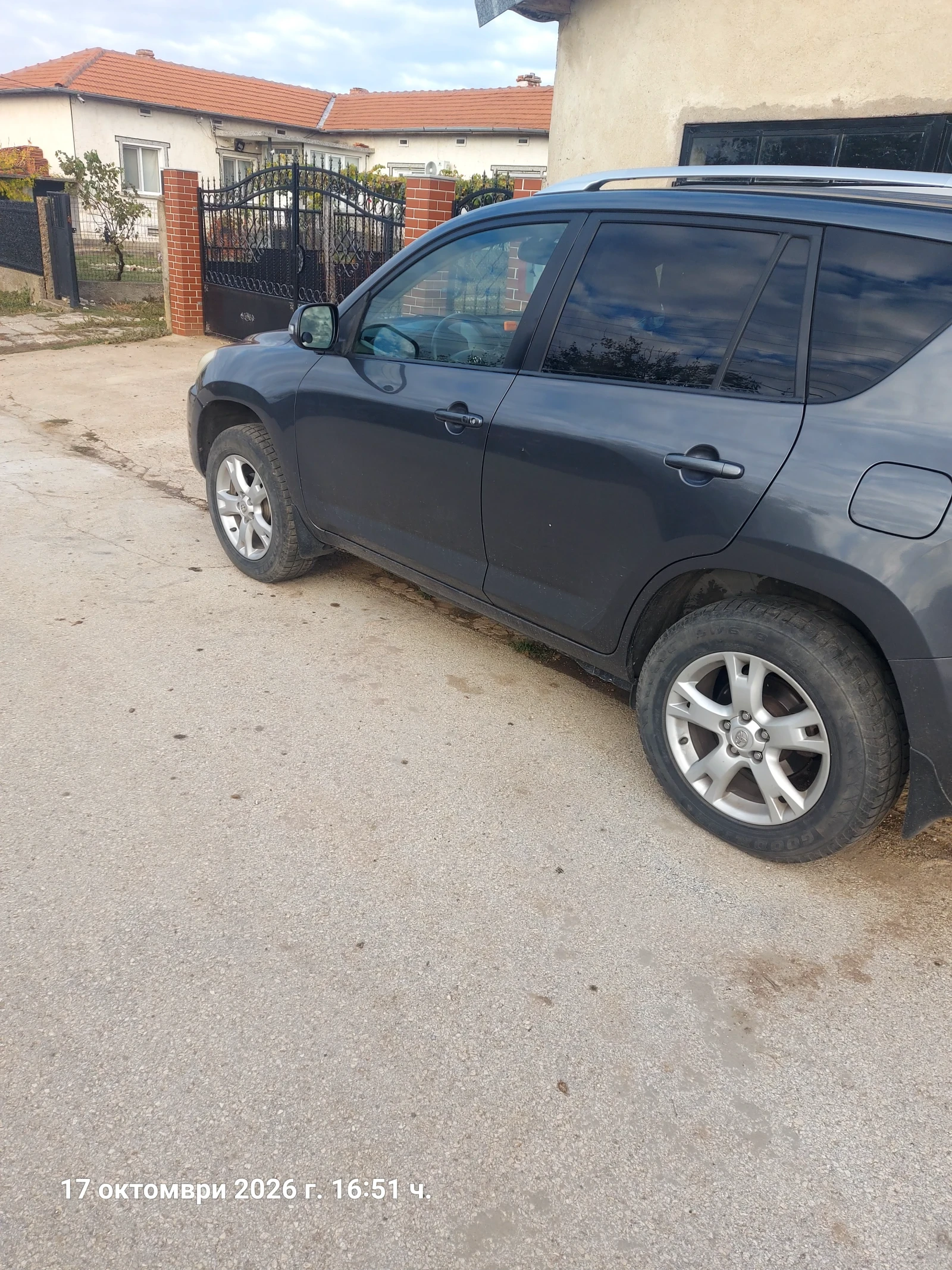Toyota Rav4 2.2 D4D, снимка 6 - Автомобили и джипове - 56544508