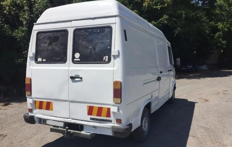 Mercedes-Benz 207 D, снимка 3 - Бусове и автобуси - 54391662